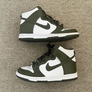 Nike Dunks “Khaki”